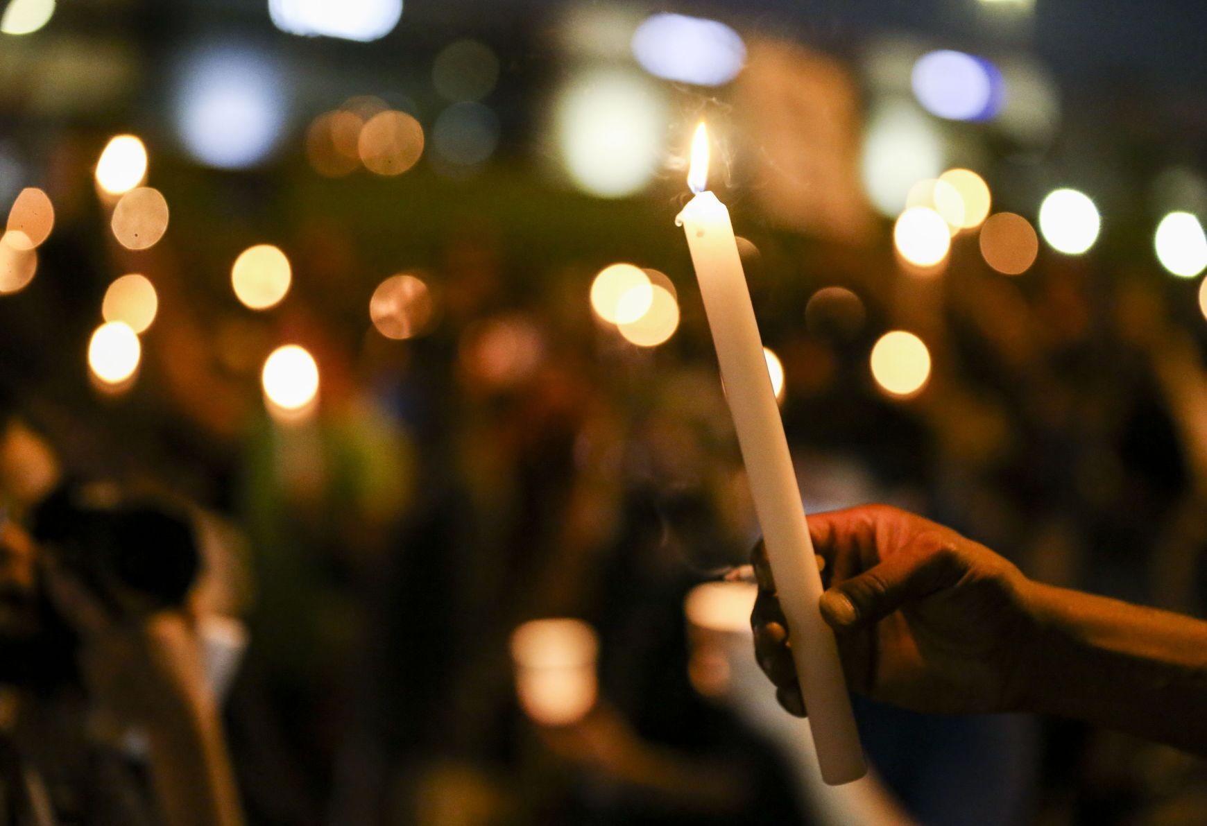 Protesters hold vigil for Breonna Taylor
